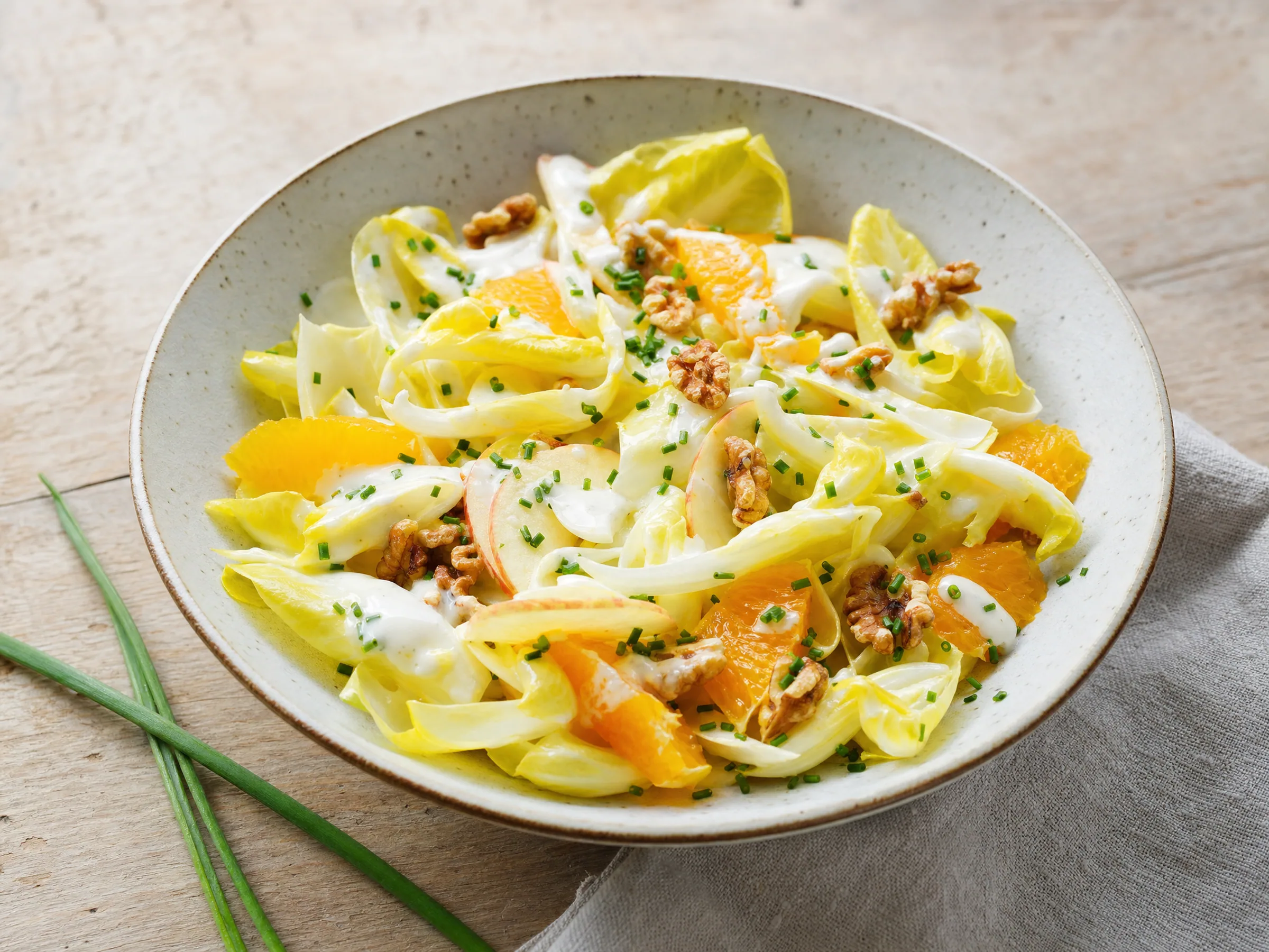 Chicorée Salat mit Orange und Joghurt-Dressing